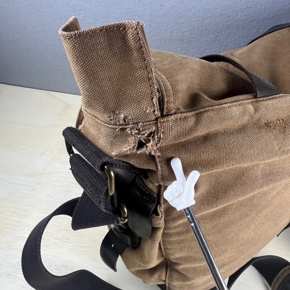 Berchirly canvas messenger
